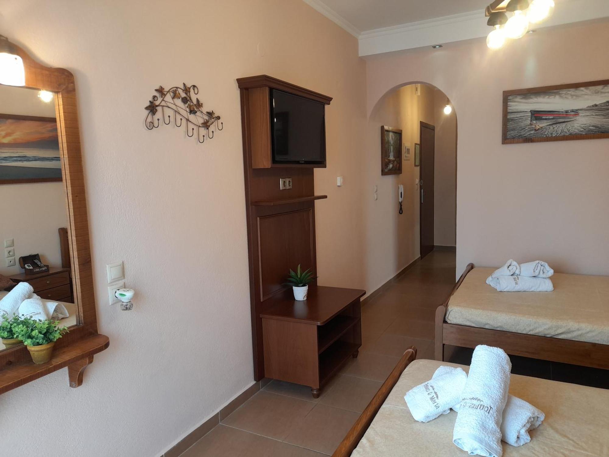 Tomas & Maria Rooms Neoi Poroi Room photo